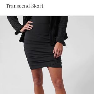 Athleta Transcend Skort size M. NWOT